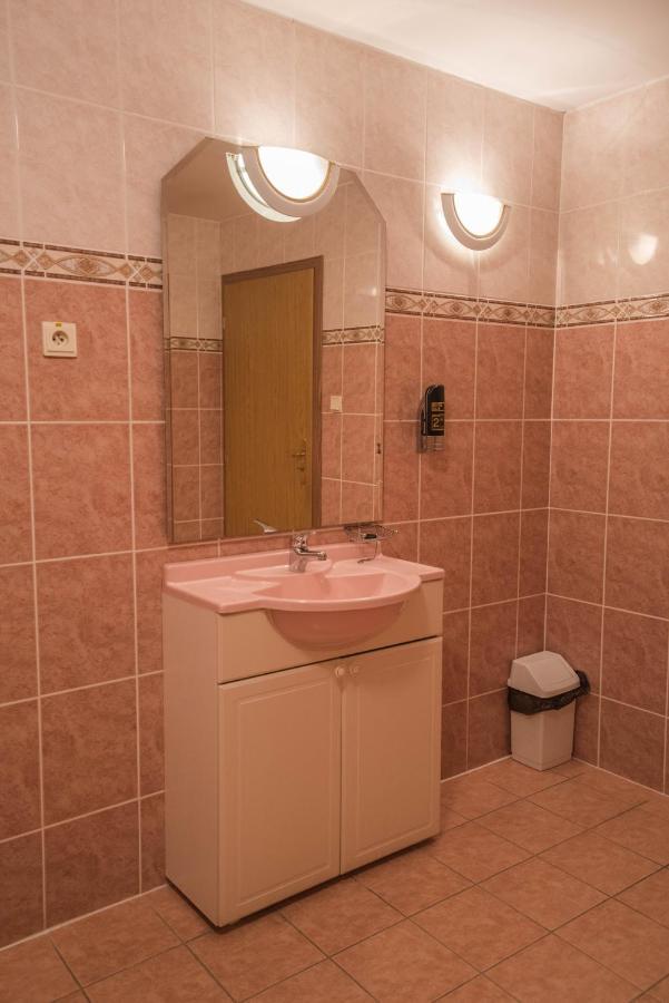 Hotel David Velke Bosany Экстерьер фото